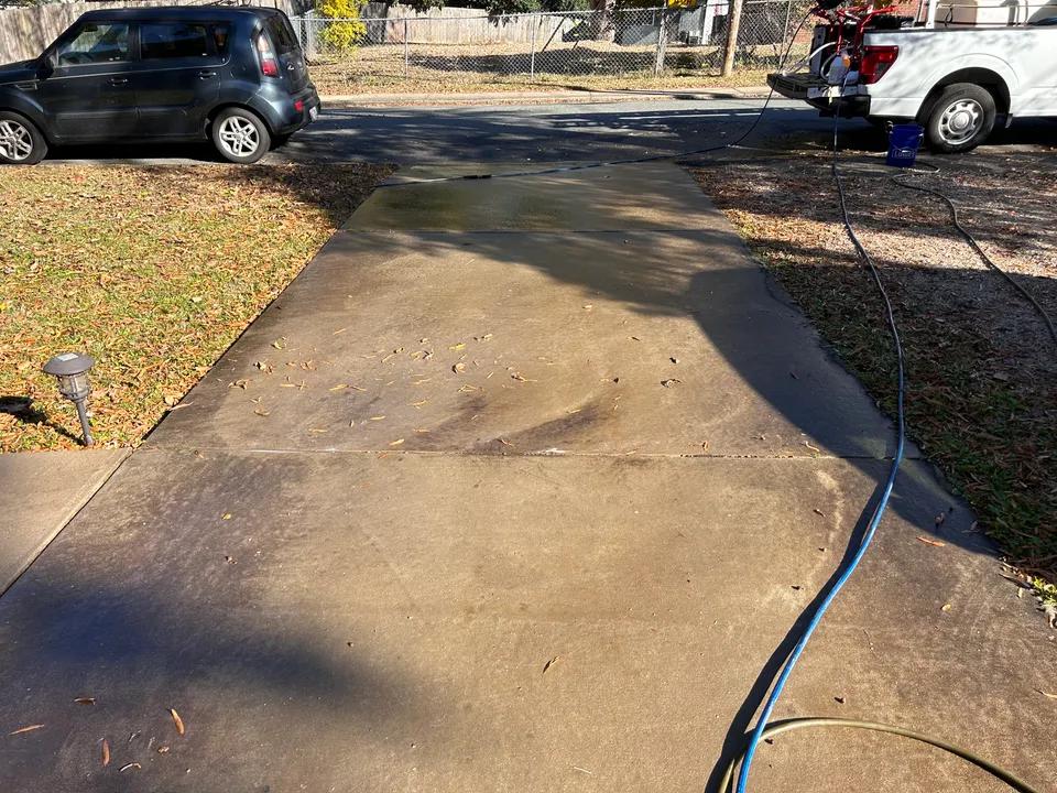 Surface cleaner on a Charlotte driveway